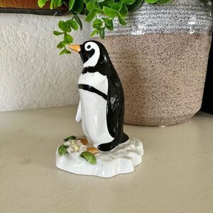 Vintage Shafford China penguin